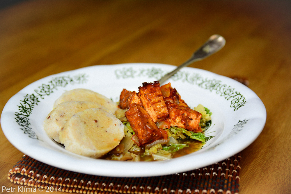 Tofu alá moravský vrabec s kapustou a bramborovým knedlíkem