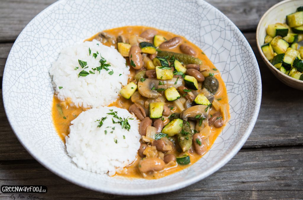 Fazolový stroganoff s restovanou cuketkou