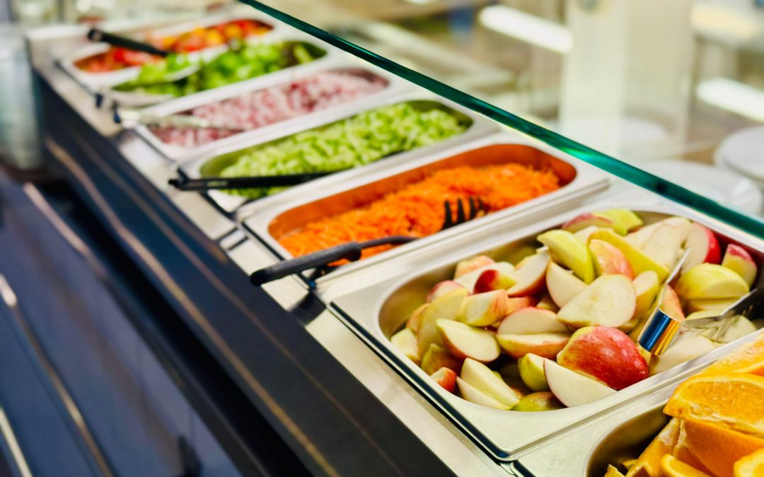 Ze školní jídelny č. 3 – salátový bar